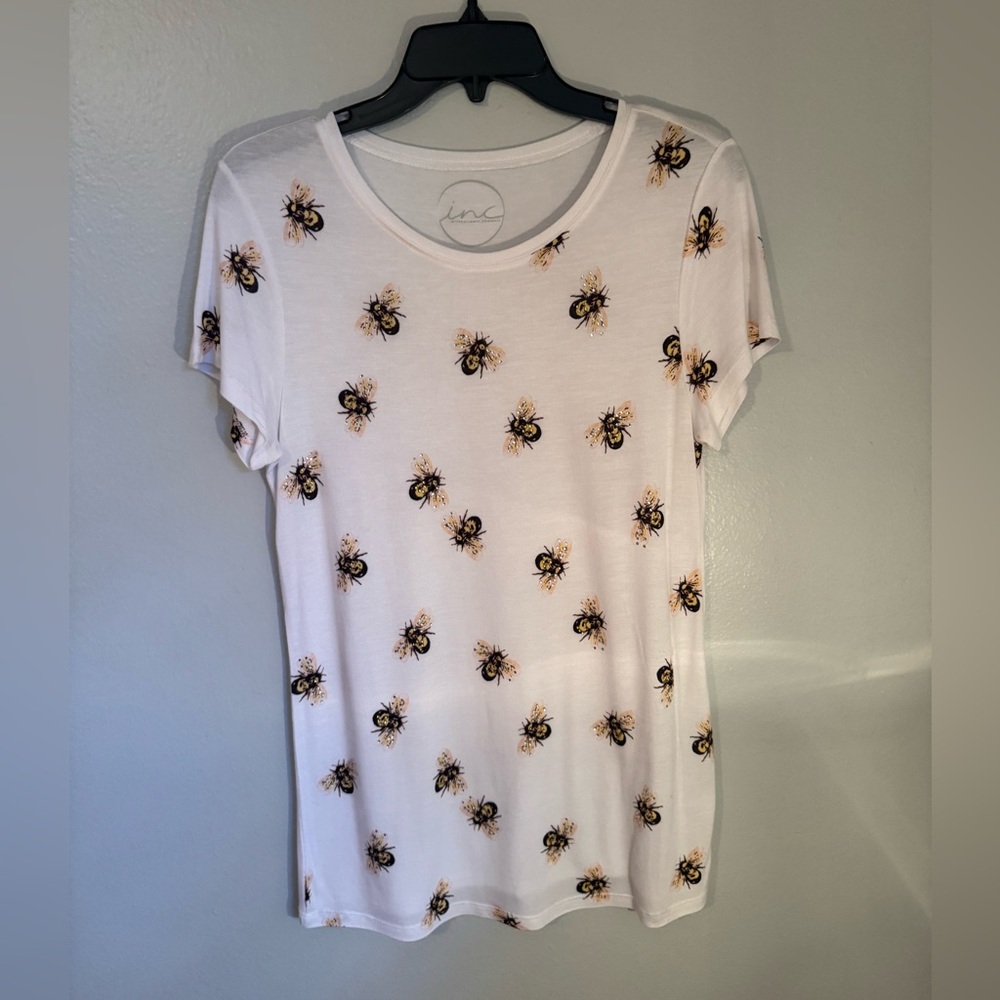 INC Bee Themed Short Sleeve Shirt, Women’s Small Bee Scoop Neck Top, Bee Shirt